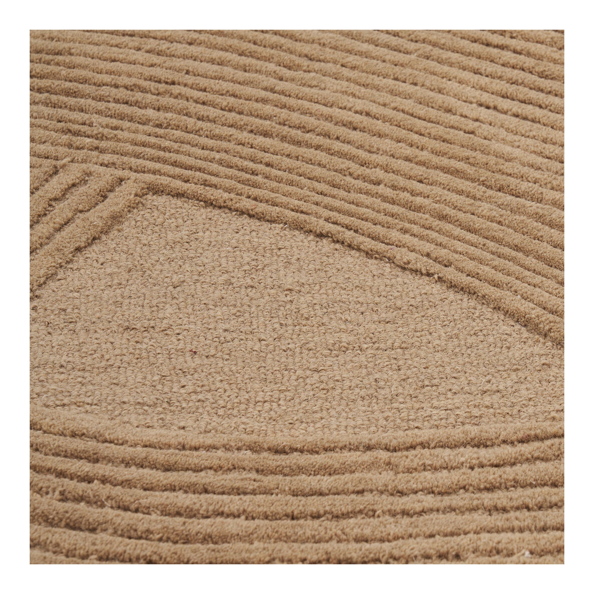 Pune rug in brown, 230 cm – front three-quarter view