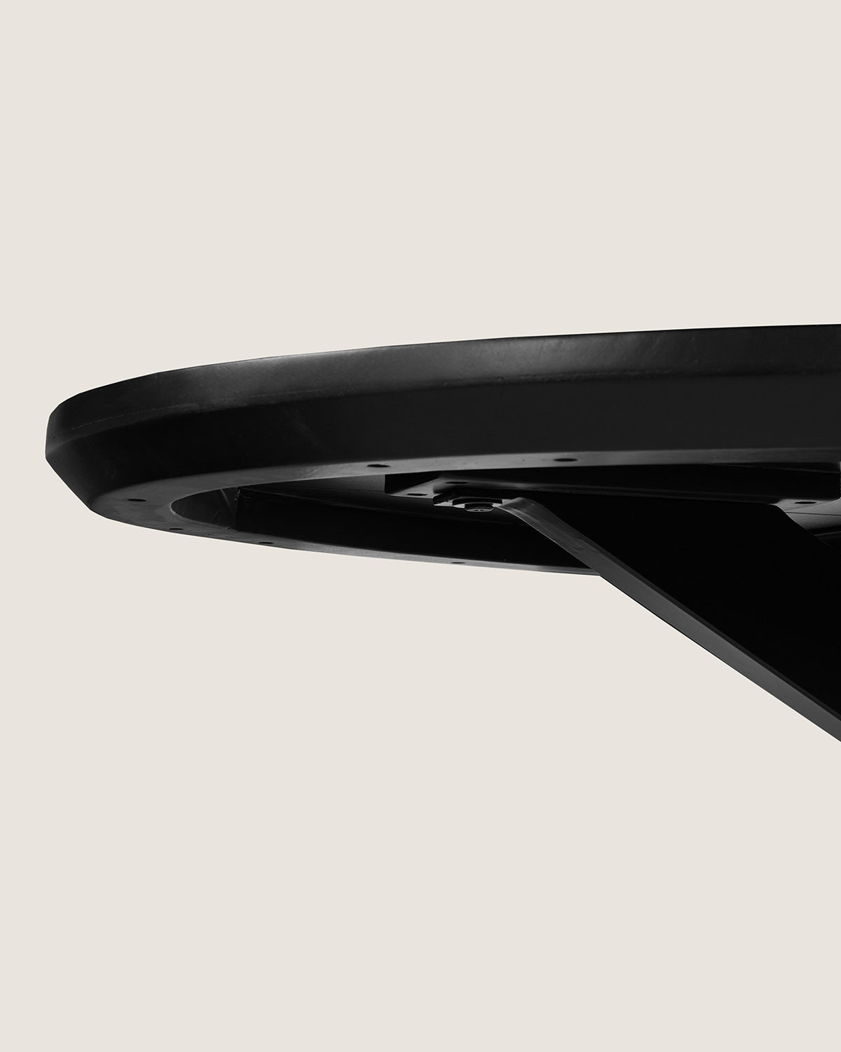 Eettafel Lotte Black with Wooden Matrix Leg - Oval | 140 cm