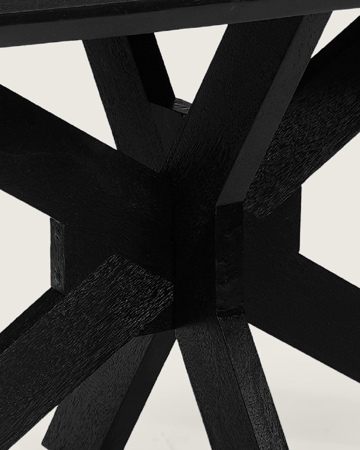 Eettafel Fynn Black with Wooden Matrix Legs - Danish Oval | 140 cm