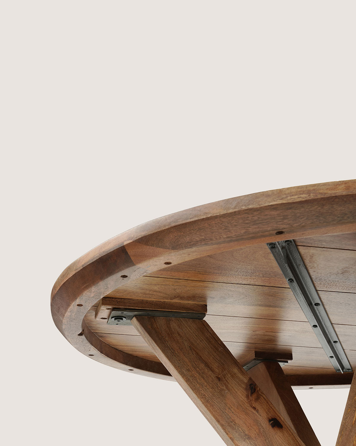 Eettafel Tessa Brown met houten Matrix poten - Rond