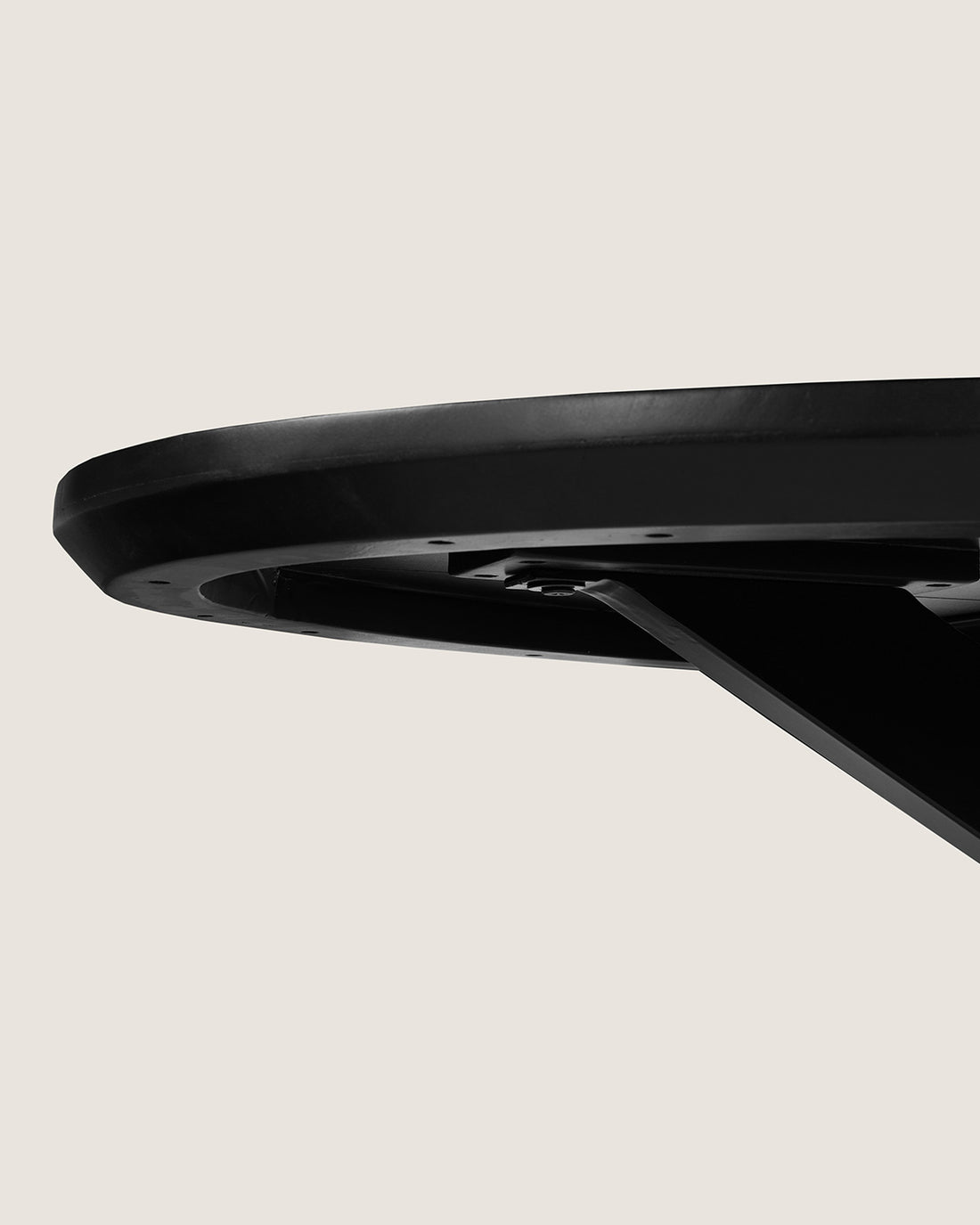 Eettafel Lotte Black with Matrix Leg - Oval