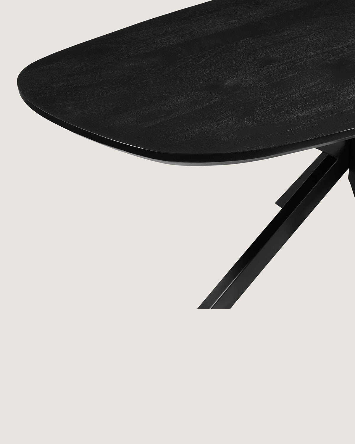 Eettafel Theo Black with Matrix Leg - Organic | 180 cm