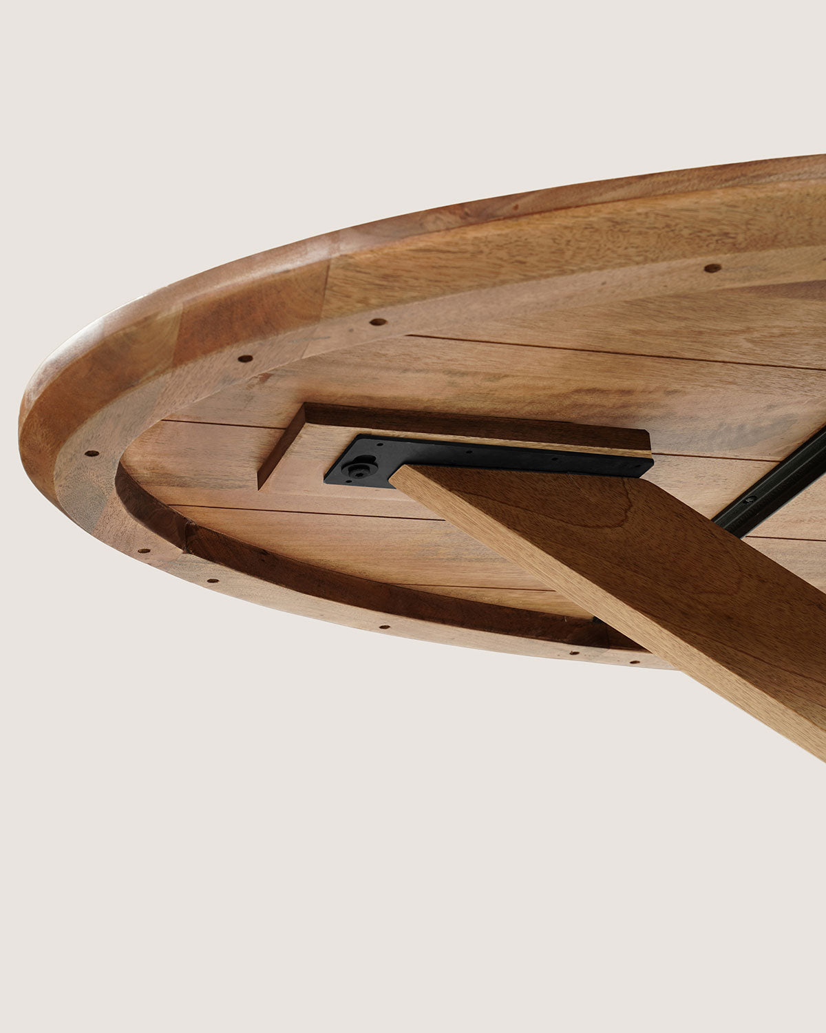 Eettafel Lotte Brown with  Wooden Matrix  Leg - Oval | 140 cm