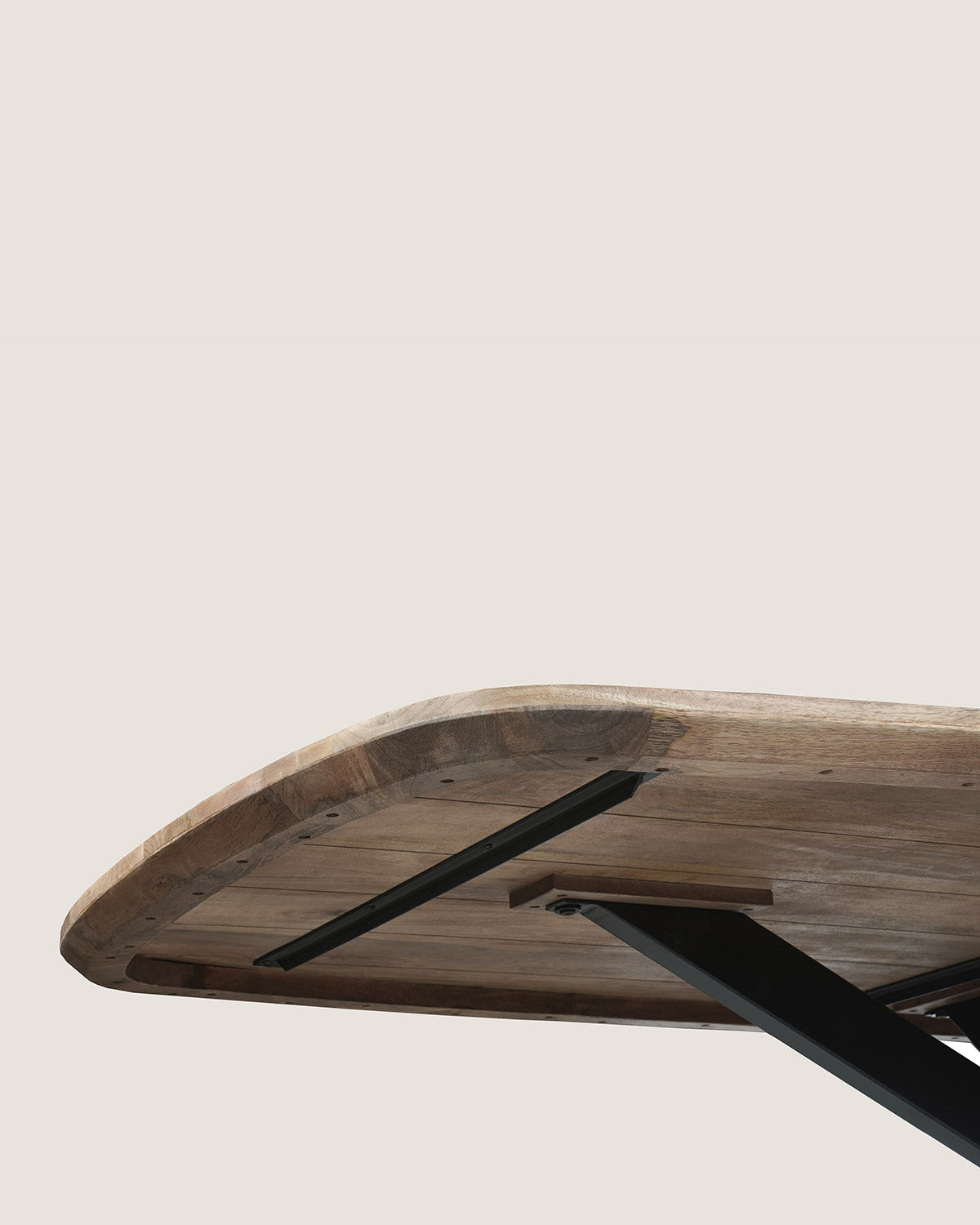 Eettafel Fynn Brown met Matrix-poten - Deens ovaal